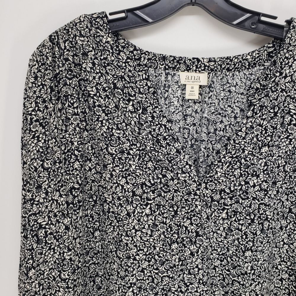 a.n.a Floral Blouse Top Womens Sz 0X Black Cream Smocked Long Sleeve V Neck‎ NEW - Picture 5 of 9